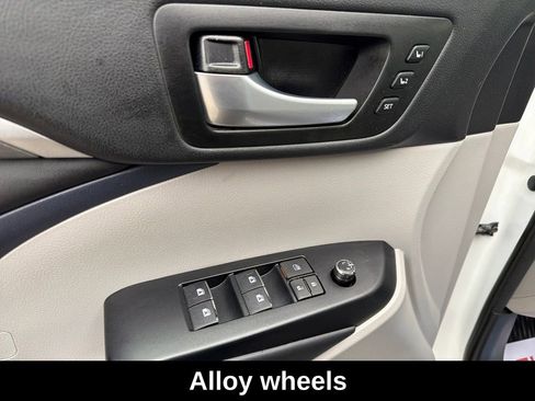 Used 2018 Toyota Highlander Limited image 24