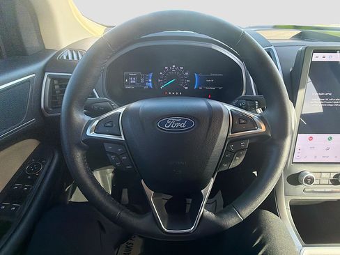 Used 2023 Ford Edge SEL AWD/4WD image 11