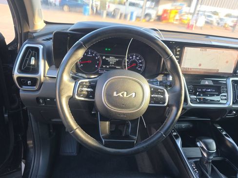 Used 2022 Kia Sorento S FWD image 10