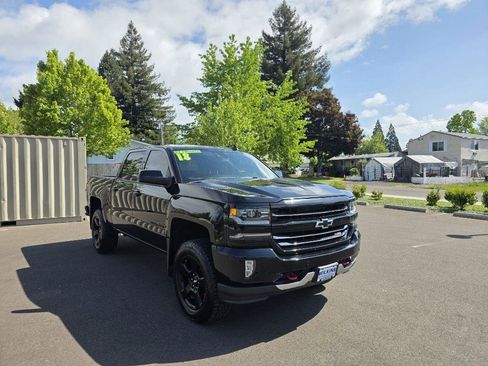 Used 2018 Chevrolet Silverado 1500 LTZ Z71 w/ Redline Edition AWD/4WD image 4