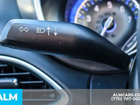Used 2023 Chrysler Pacifica Touring-L FWD image 35
