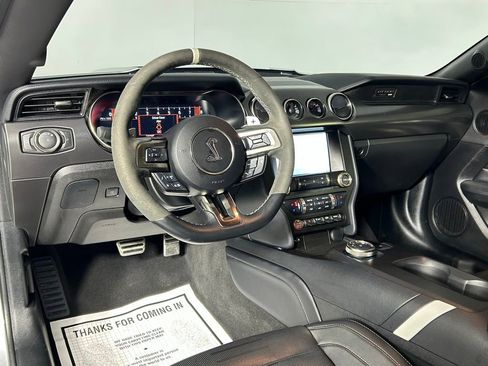 Used 2022 Ford Mustang Shelby GT500 w/ Technology Package image 16