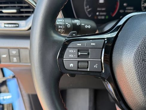 Used 2025 Honda Pilot TrailSport image 15