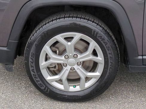 Used 2024 Jeep Compass Latitude AWD/4WD image 11