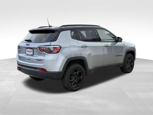 Used 2024 Jeep Compass Trailhawk AWD/4WD image 10