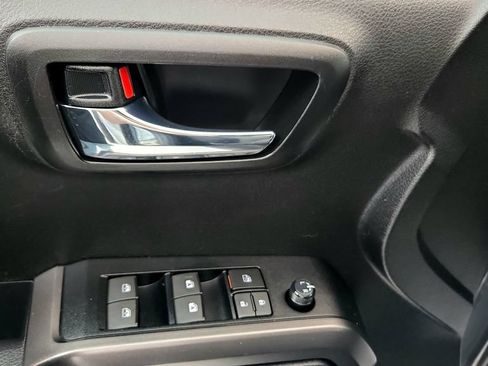 Used 2021 Toyota Tacoma TRD Off-Road w/ Technology Package AWD/4WD image 22