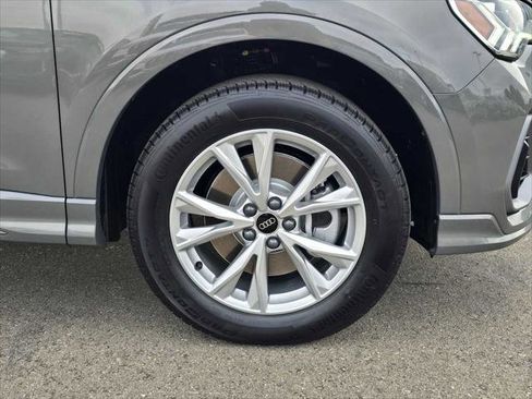 New 2025 Audi Q3 2.0T Premium image 9