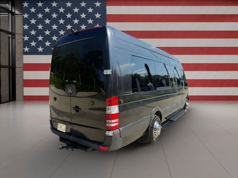 Used 2008 Freightliner Sprinter 3500 RWD image 7