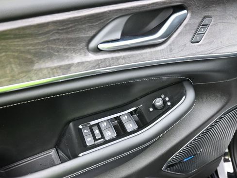 Used 2021 Jeep Grand Cherokee L Overland w/ Quick Order Package 25N image 11