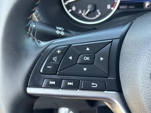 Used 2025 Nissan Sentra SR FWD image 10