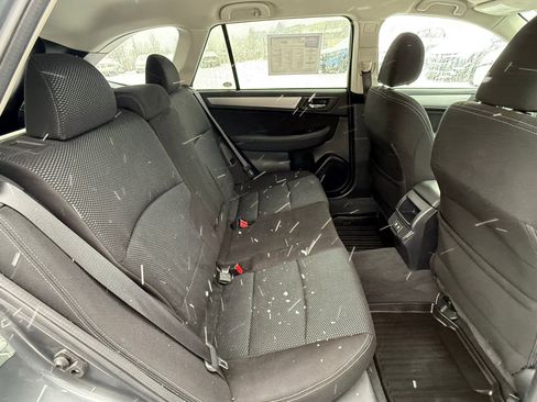 Used 2019 Subaru Outback 2.5i Premium image 14