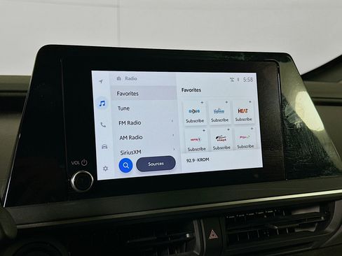 Used 2024 Toyota Prius LE image 21