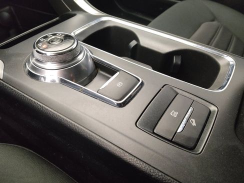 Used 2020 Ford Fusion SE image 26