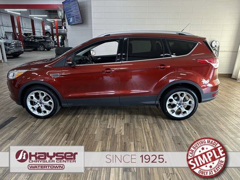 Used 2014 Ford Escape Titanium image 2