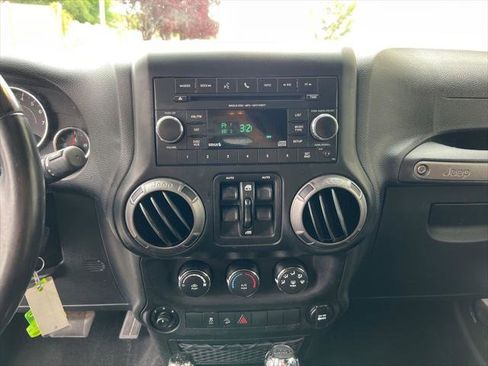 Certified 2018 Jeep Wrangler Unlimited Sport S AWD/4WD image 16