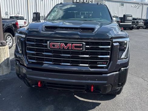 Used 2025 GMC Sierra 2500 AT4 w/ AT4 Premium Plus Package AWD/4WD image 4