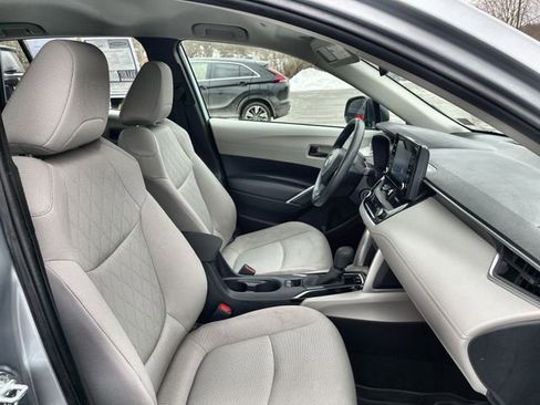 Used 2022 Toyota Corolla Cross L image 26