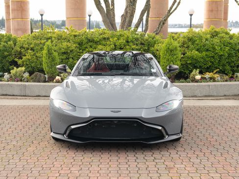 Used 2023 Aston Martin V8 Vantage Coupe image 6