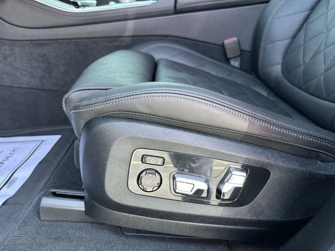 Used 2025 BMW X5 xDrive50e w/ M Sport Package AWD/4WD image 18