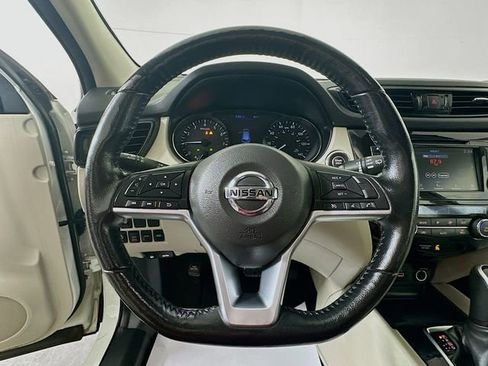 Used 2021 Nissan Rogue Sport SV image 12