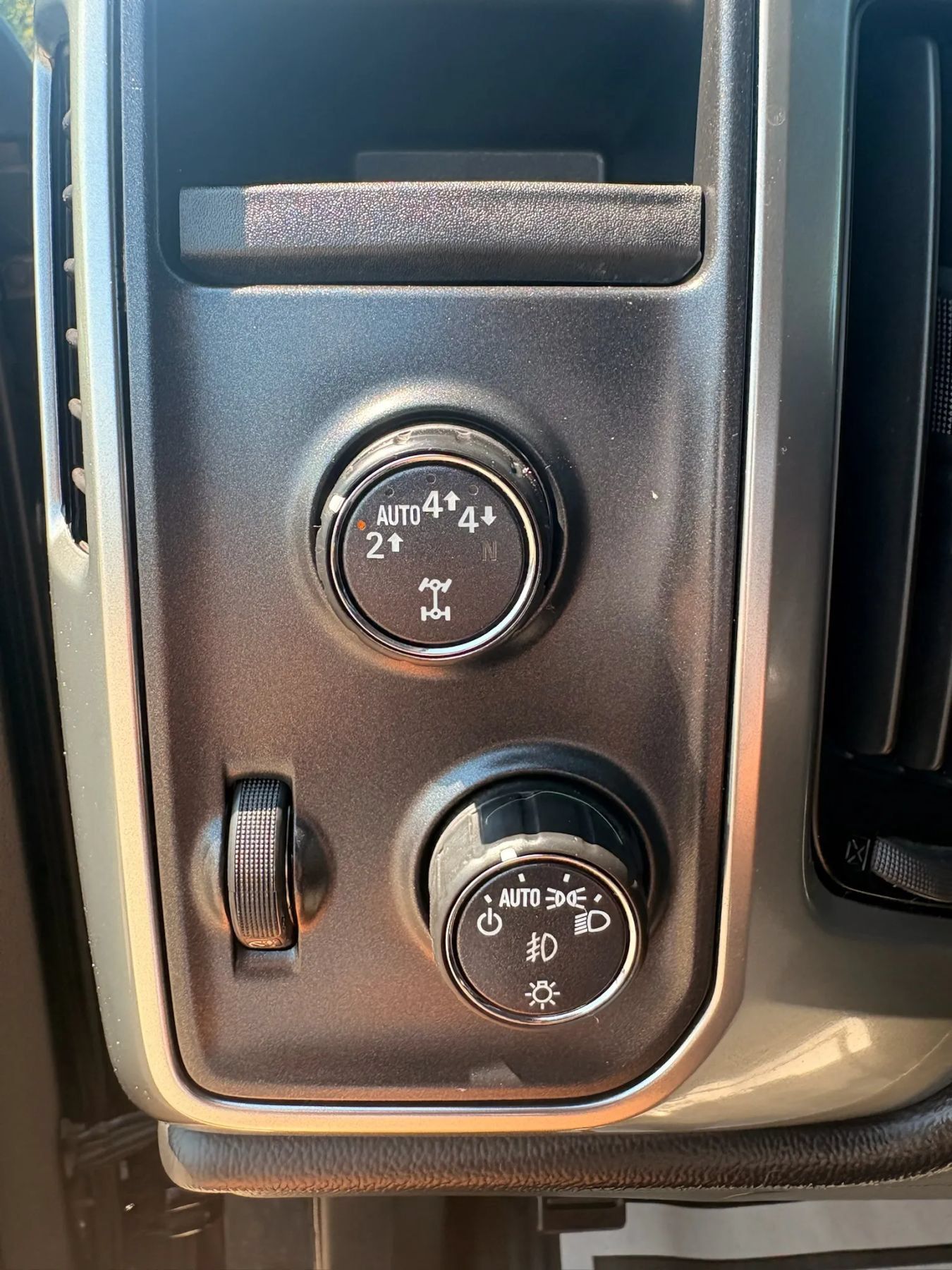 Used 2017 Chevrolet Silverado 1500 LT w/ All Star Edition AWD/4WD image 12