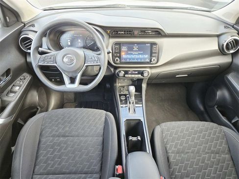 Used 2021 Nissan Kicks SV image 9