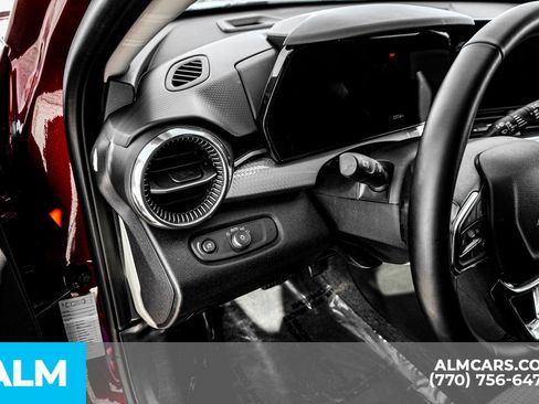 Used 2025 Chevrolet Trax LT w/ LT Convenience Package image 37