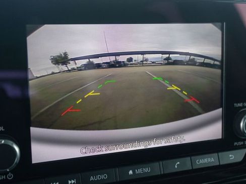 Used 2024 Nissan Pathfinder SV image 19