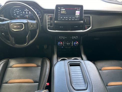 Used 2024 GMC Yukon AT4 w/ Technology Package AWD/4WD image 13