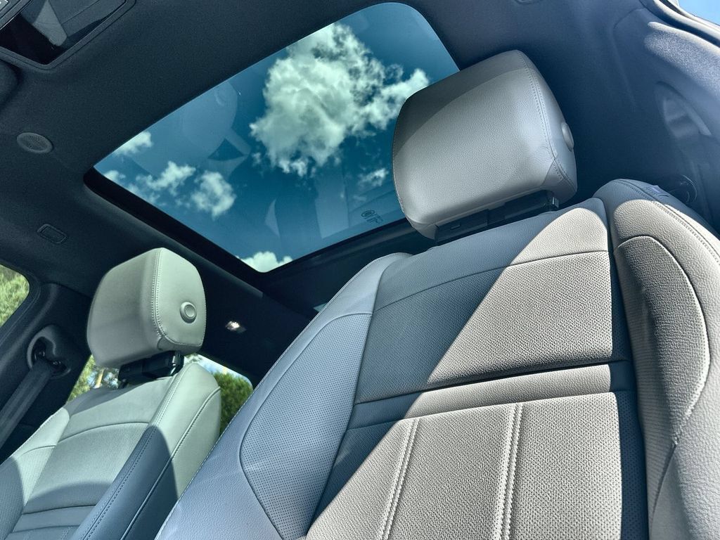 New 2026 Land Rover Range Rover Evoque S AWD/4WD image 19