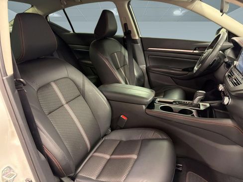Used 2024 Nissan Altima 2.5 SR FWD image 23