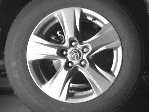 Used 2025 Toyota RAV4 XLE image 13