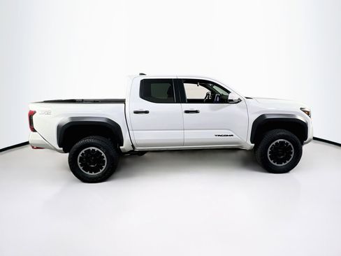 Used 2024 Toyota Tacoma TRD Off-Road AWD/4WD image 4
