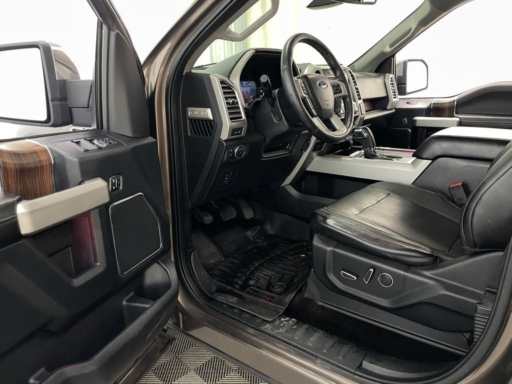 Used 2016 Ford F150 Lariat w/ Equipment Group 502A Luxury AWD/4WD image 22