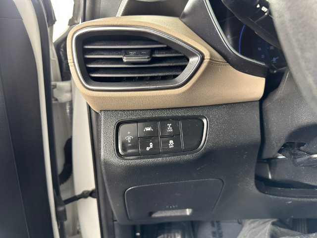 Used 2020 Hyundai Santa Fe SEL AWD/4WD image 19