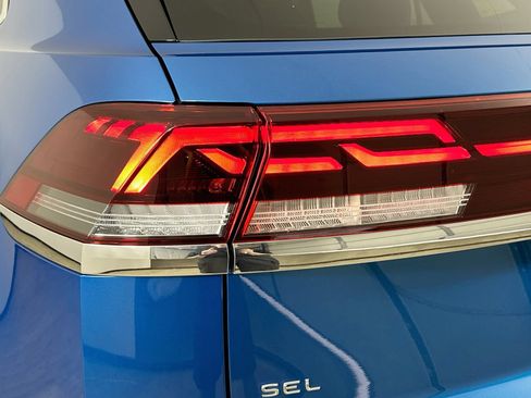 Certified 2024 Volkswagen Atlas Cross Sport SEL R-Line AWD/4WD image 12