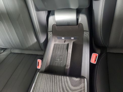 Used 2025 Audi A6 Premium Plus image 9