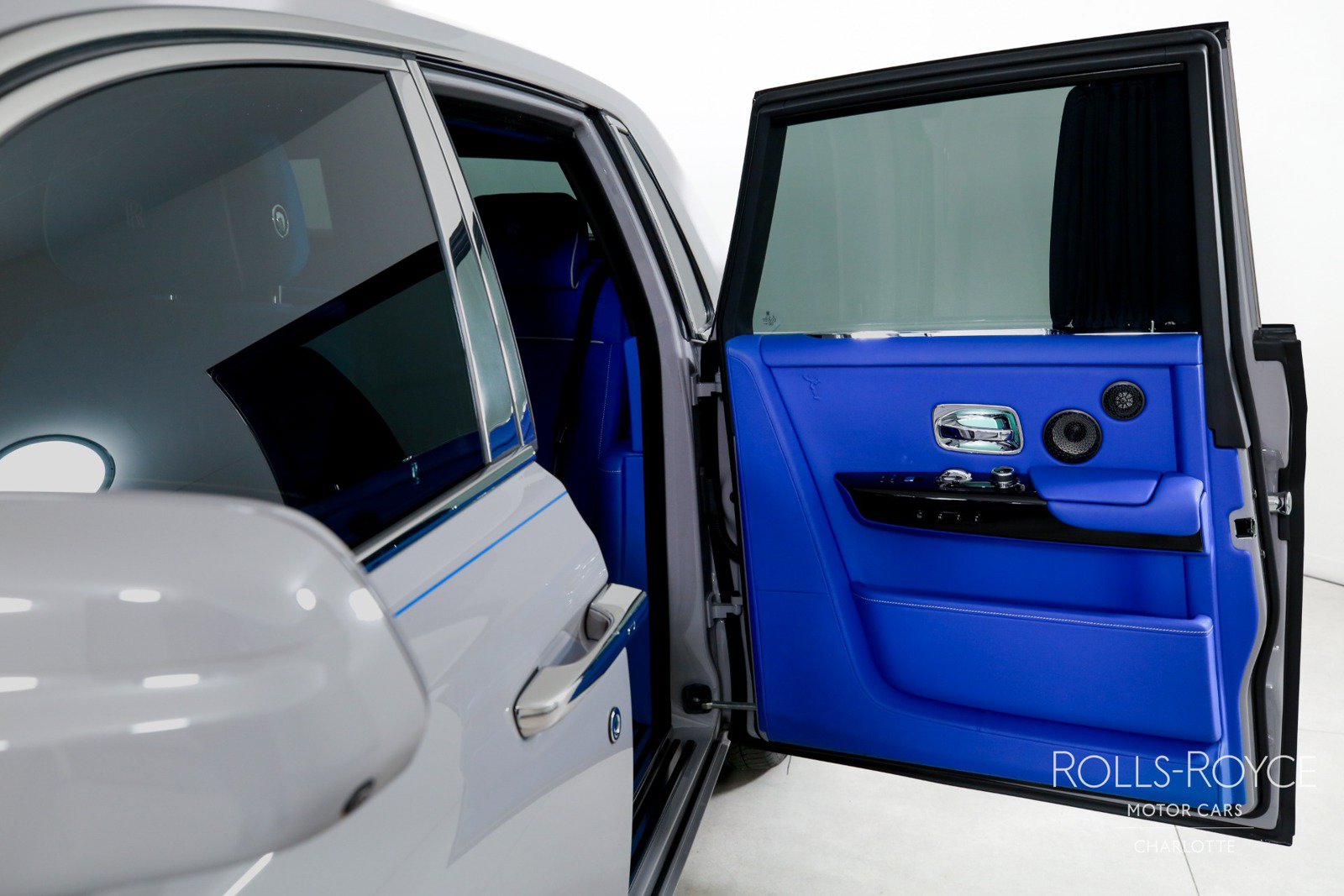 Used 2024 Rolls-Royce Phantom Sedan w/ The Phantom Package RWD image 18