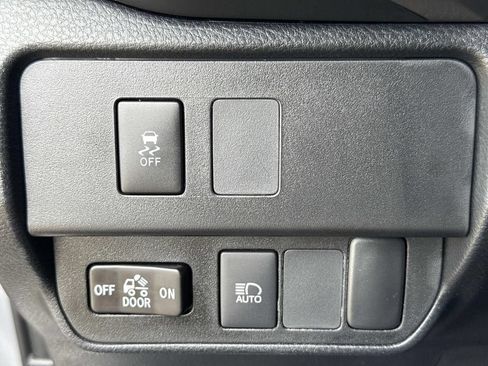 Used 2020 Toyota Tacoma SR5 RWD image 43