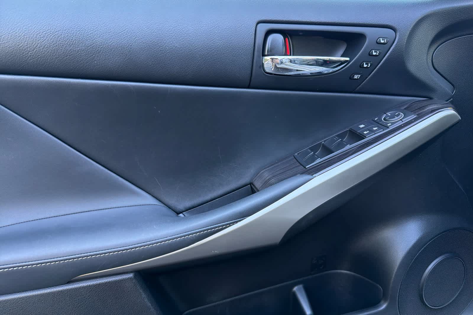 Used 2015 Lexus IS 350 RWD image 12
