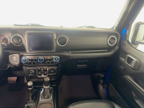 Used 2020 Jeep Gladiator Overland w/ Popular Equipment Package image 26