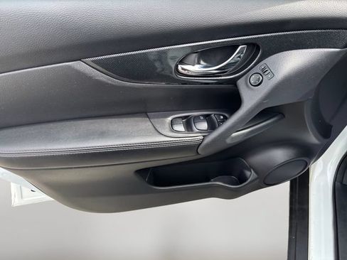 Used 2015 Nissan Rogue SL AWD/4WD image 10