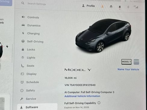 Used 2023 Tesla Model Y AWD image 32