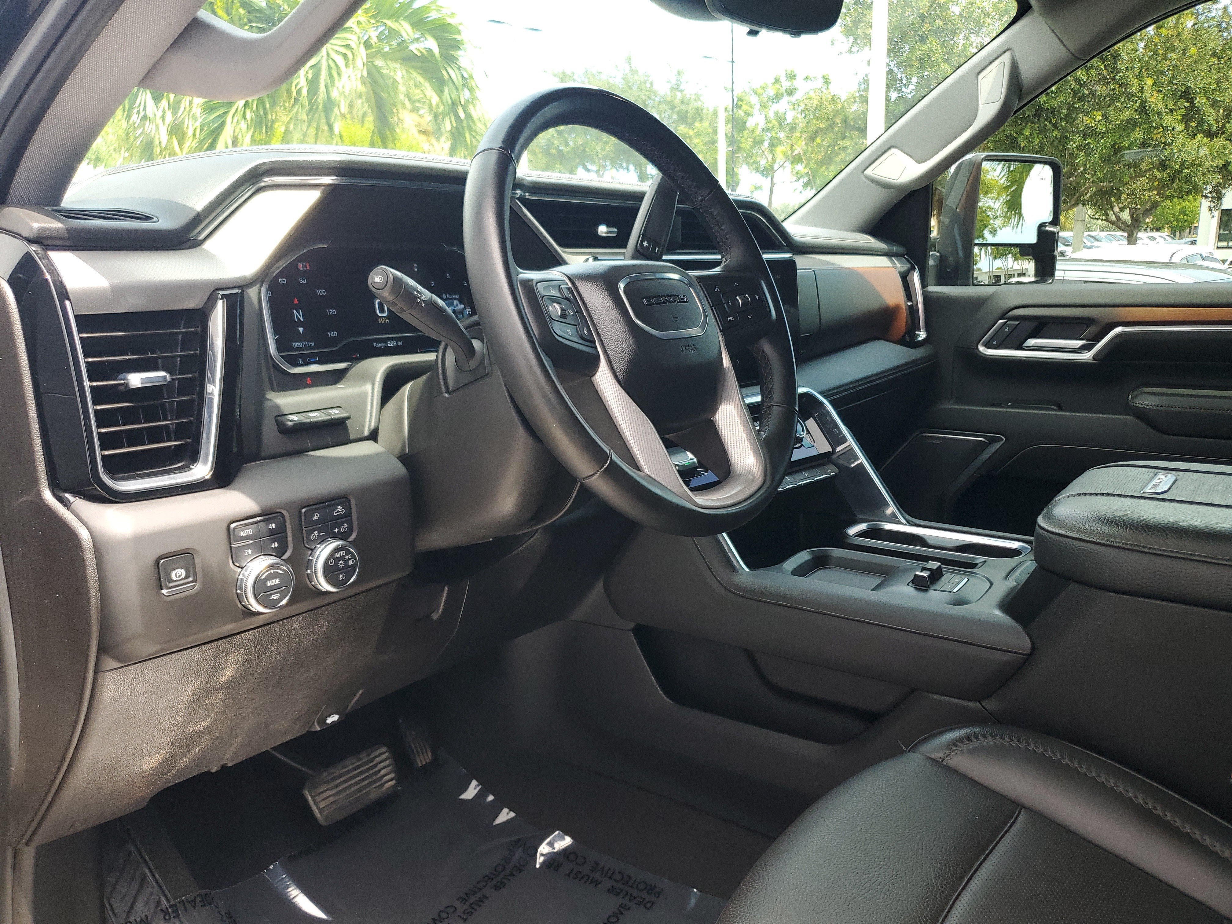 Certified 2025 GMC Sierra 2500 Denali w/ Denali Reserve Package AWD/4WD image 22