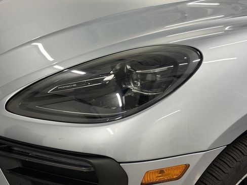 Used 2026 Porsche Macan AWD/4WD image 32