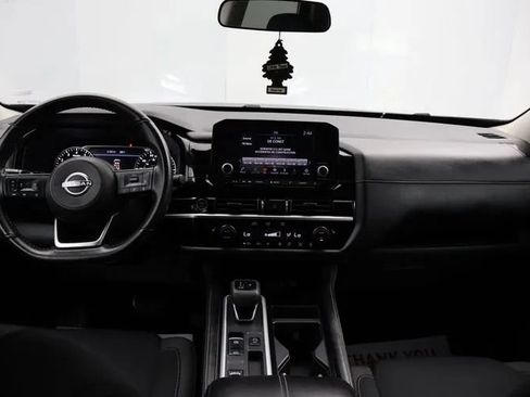 Used 2024 Nissan Pathfinder SV FWD image 19