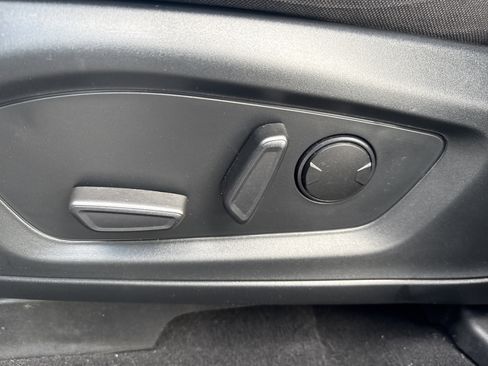 Used 2020 Ford Explorer XLT image 7