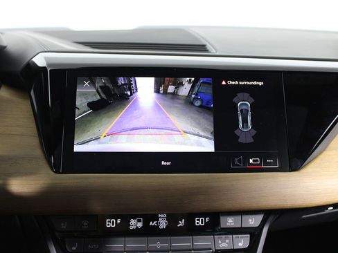 Used 2023 Audi e-tron GT Premium Plus image 30