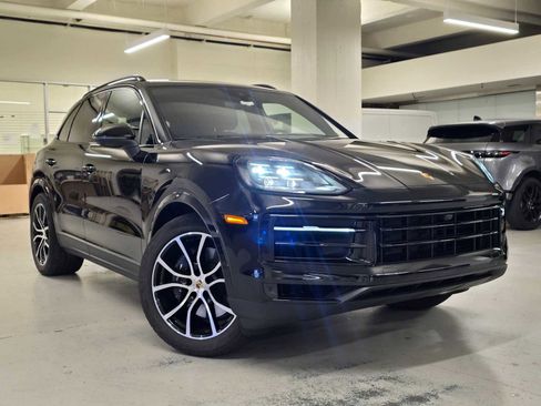 Used 2024 Porsche Cayenne image 7