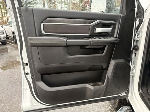 Used 2024 RAM 2500 Big Horn image 11